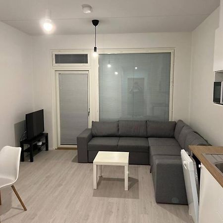 Ihana Huoneisto Juna Aseman Vieressae. Vantaa Exterior foto